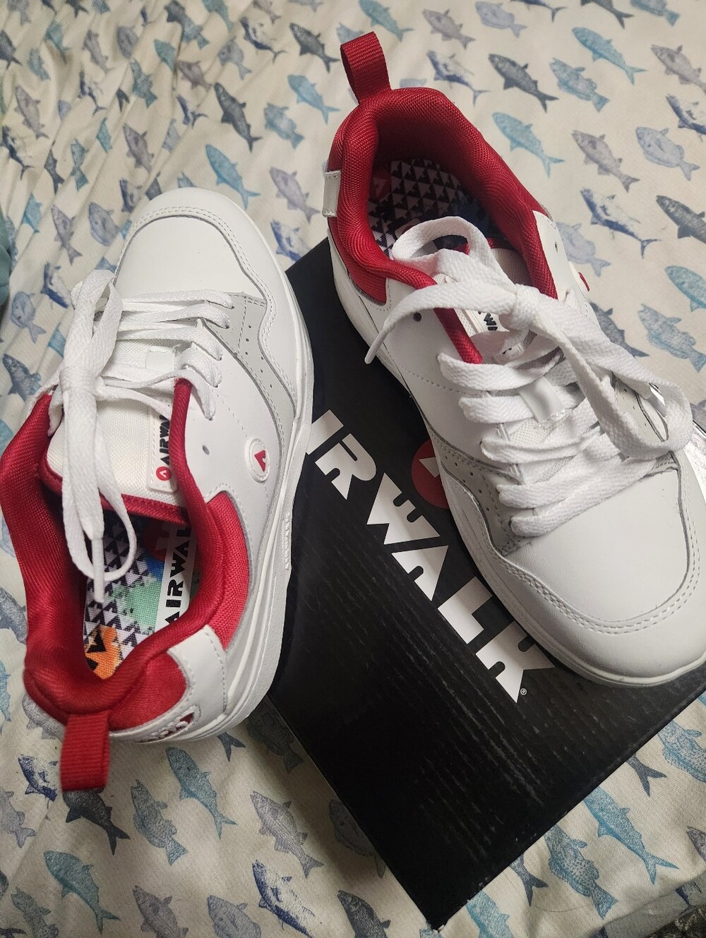 Airwalk Kids White and Red Low-Top Sneakers